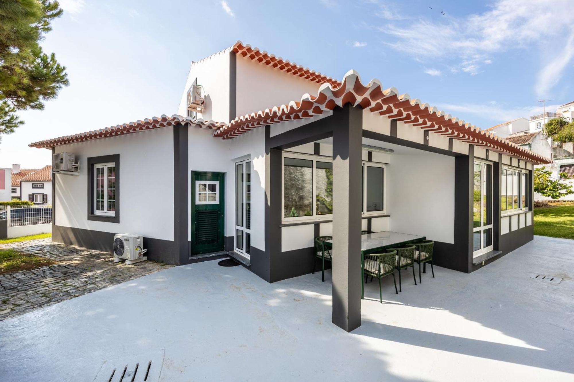 Angra Charming Suites By Seewest Angra do Heroísmo Exterior foto