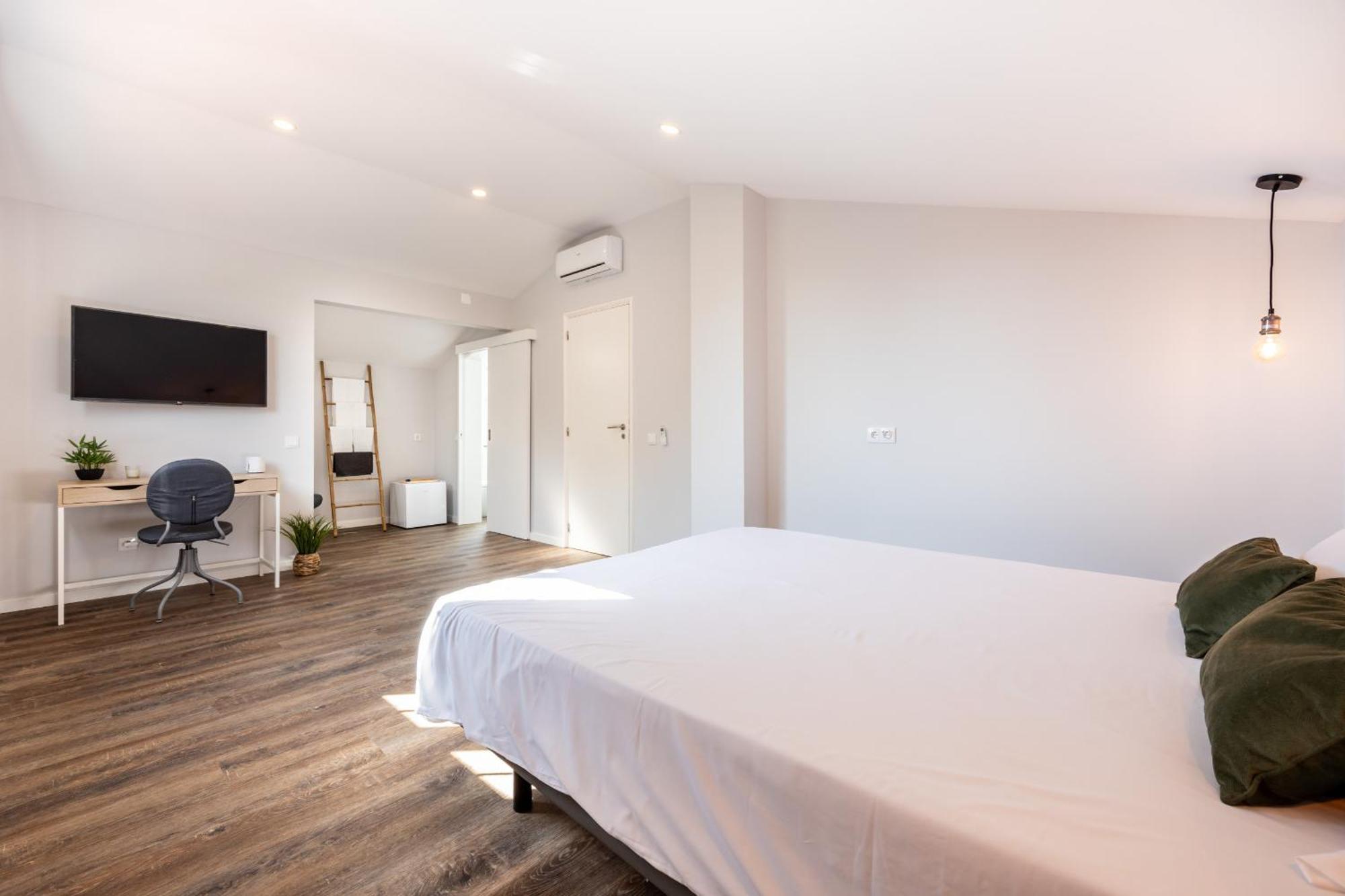 Angra Charming Suites By Seewest Angra do Heroísmo Exterior foto