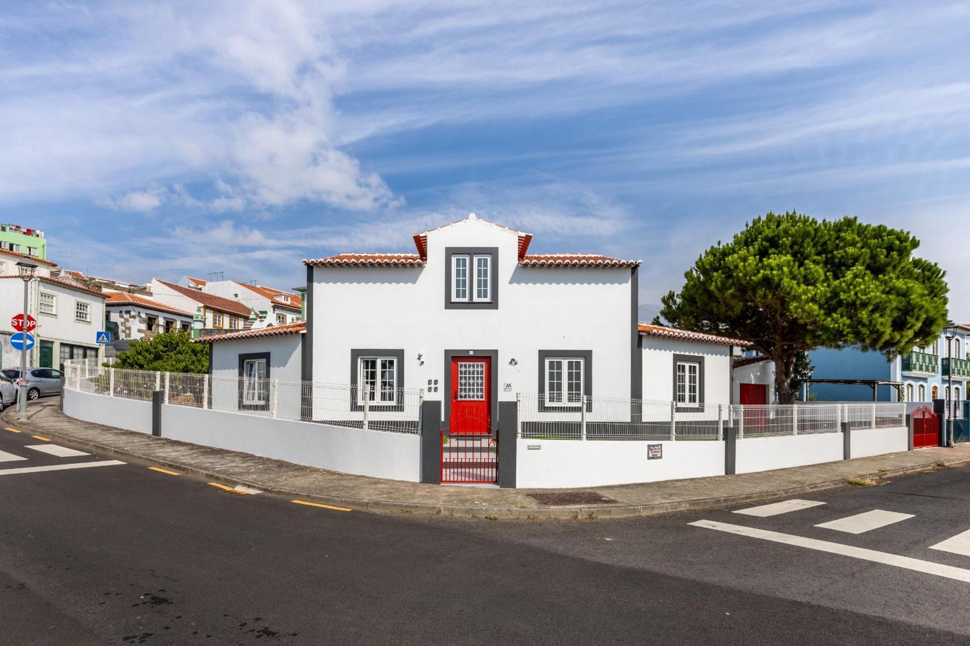 Angra Charming Suites By Seewest Angra do Heroísmo Exterior foto